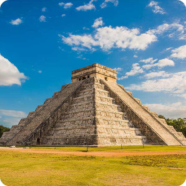 Pyramide maya au site archéologique Chichén Itzá