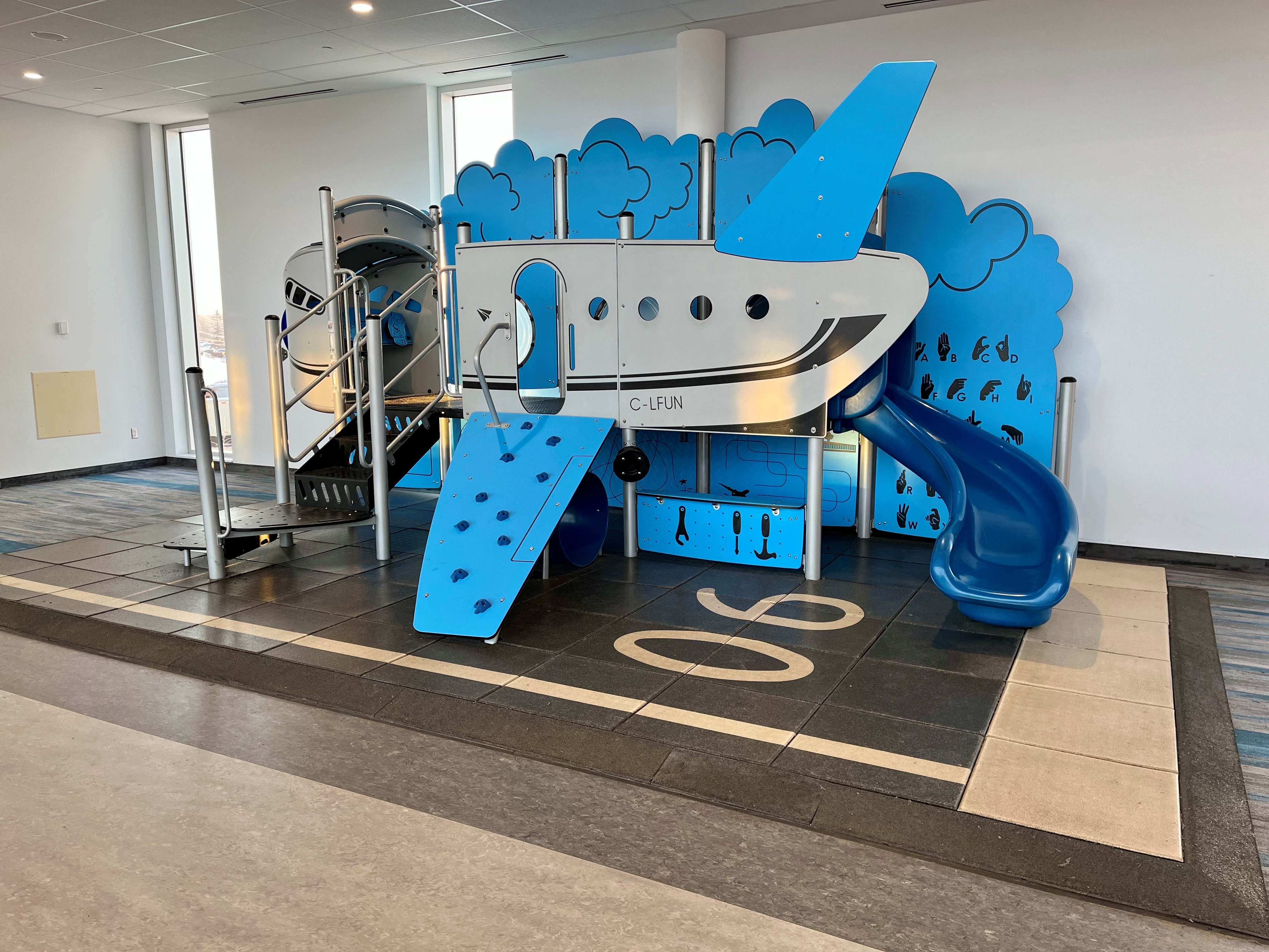 Children's play area at Québec City Jean Lesage International Airport (YQB)