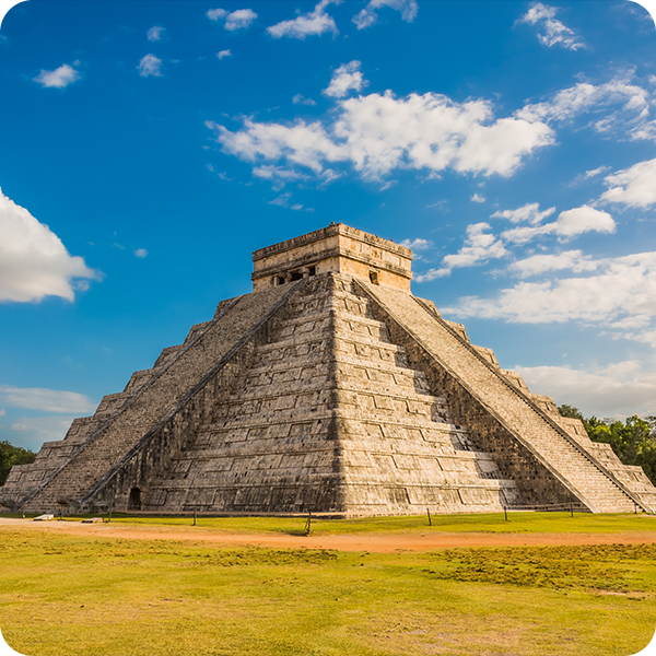 Mayan temple in Chichén Itzá